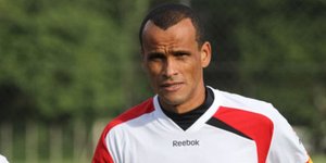 Ο «αειθαλής» Ριβάλντο θα συνεχίσει να αγωνίζεται στα 40 του