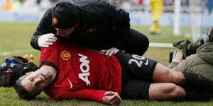 Ο Φαν Πέρσι τραυματίστηκε από... κάμερα [βίντεο]