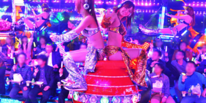 Robot Restaurant: Η νέα τρέλα  της Ιαπωνίας που προκαλεί πονοκέφαλο [εικόνες+βίν