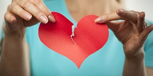 Δέκα αντι-ερωτικά τραγούδια για όσους μισούν την ημέρα του Αγίου Βαλεντίνου [βίν