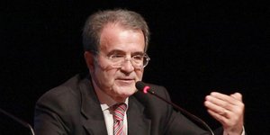 Ρομάνο Πρόντι: «Όποιος παίζει με την Ελλάδα