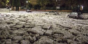 Χαλαζόπτωση στη Ρώμη /Φωτογραφία: ΑΠΕ-ΜΠΕ