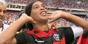 Τα «κολπάκια» του Ροναλντίνιο στην προπόνηση της Φλαμένγκο [βίντεο]