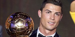 Ο Κριστιάνο Ρονάλντο αποχωρίστηκε τη «Χρυσή Μπάλα» για καλό σκοπό (Φωτογραφία: AP/ Michael Probst)