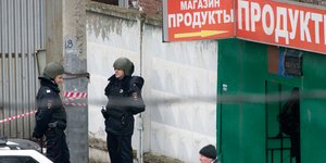 Ρωσία: Καταζητείται για φόνο ο πρώην διευθυντής του εργοστασίου (Φωτογραφία: AP Photo/Ivan Sekretarev)