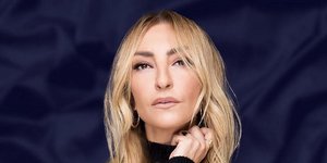 Η Ρούλα Ρέβη σε στιγμιότυπο φωτογράφισης για το «Project Runway»/ Φωτογραφία: roula.revi /Ιnstagram