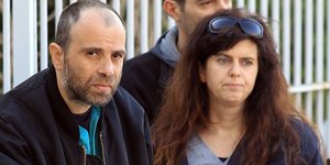 Πόλα Ρούπα: Ξανθιά με κοντό μαλλί και αδυνατισμένη -Κυκλοφορούσε στο Μαρούσι με 