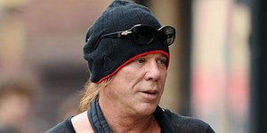 Αγνώριστος ο Μίκι Ρούρκ: Παραμορφωμένο πρόσωπο