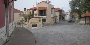 Αυτό είναι το χωριό στην Κρήτη που κράτησε και έκανε γαμπρούς τους δημοσίους υπα