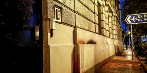 Επίθεση Ρουβίκωνα στη γαλλική πρεσβεία/Φωτογραφία: Eurokinissi