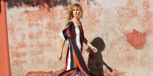Μοντέλο με φόρεμα /Φωτογραφία: & Other Stories