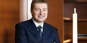 Η πρώτη νύχτα του Ρώσου μεγιστάνα στο Σκορπιό – Θα κοιμηθεί στο κρεβάτι του Ωνάσ