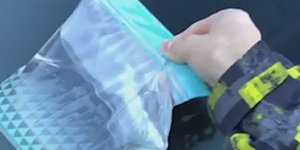Το κόλπο για να λιώσει ο πάγος από παρμπρίζ έγινε viral (Φωτο: Facebook/Daniel Harris)