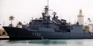 Στα ανοικτά της Λιβύης η φρεγάτα «ΣΑΛΑΜΙΣ»: Πως θα επιστρέψουν οι 87 Ελληνες στη