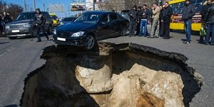 Σαμάρα - Εκεί όπου η γη ανοίγει και καταπίνει ότι βρίσκεται επάνω της [εικόνες]