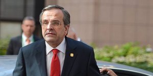 Σαμαράς στον τραυματία αστυνομικό: Μας έκανες υπερήφανους