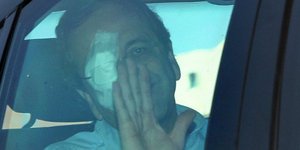Οι γιατροί απαγορεύουν στον Αντώνη Σαμαρά να ταξιδέψει στις ΗΠΑ