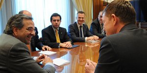 Σαμαράς μετά τη συνάντηση με στελέχη της Nokia: Σημαία μας η ανάπτυξη