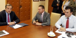 Δραματική επίσκεψη Σαμαρά στο υπουργείο Οικονομικών ενόψει Τρόικα
