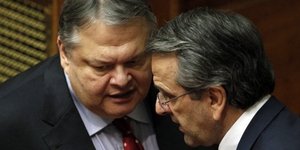 Κυβερνητική ανταρσία στον ορίζοντα: Βουλευτές της ΝΔ και του ΠΑΣΟΚ απειλούν