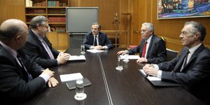 Σύσκεψη των τριών αρχηγών με Ζανιά και Ράπανο ενόψει Eurogroup