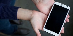 Συνεχίζει τον πόλεμο η Apple – Βάζει στο στόχαστρο άλλες 6 συσκευές Samsung