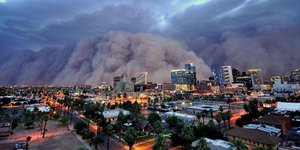 Αμμοθύελλα... κατάπιε το Φοίνιξ -Ξηρασία και ζέστη προκάλεσαν το φαινόμενο [εικό