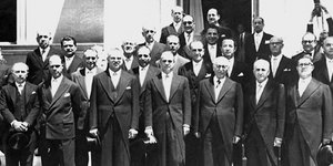 (η πρώτη Κυβέρνηση της ΕΡΕ το 1956)