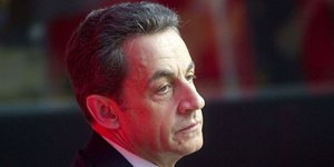 Νικολά Σαρκοζί: Κακοντυμένος ο Ολάντ