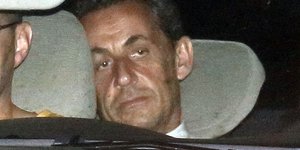 Η καλή πεθερά του Σαρκοζί: Εξαλλη με την περιπέτεια του γαμπρού της -Θέλουν να τ