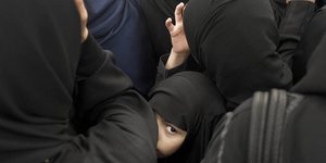 Φωτογραφία: Για πρώτη φορά θα επιτραπεί σε γυναίκες να πάνε σε γήπεδο στη Σαουδική Αραβία/Associated Press