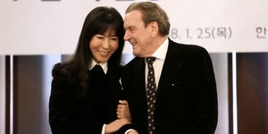 O Γκέρχαρντ Σρέντερ και η πέμπτη σύζυγός του