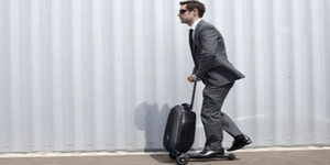 Βαλίτσα-σκούτερ σας λύνει τα χέρια στο ταξίδι [εικόνες]