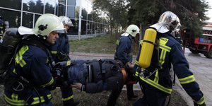 «Πετάχτηκαν» όλοι έξω από το κτίριο του ΣΔΟΕ: Ασκηση ετοιμότητας για ισοπεδωτικό