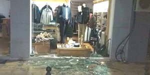 Εσπασαν τζαμαρίες καταστημάτων από τον σεισμό στην Ζάκυνθο/ Φωτογραφία: Twitter