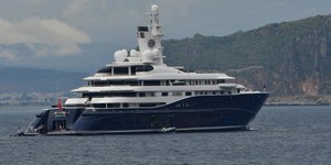 H θαλαμηγός Al Mirqab του σεΐχη του Κατάρ Χαμάντ Μπιν Τζάσιμ Μπιν Τζάμπρ αλ-Θάνι (Φωτογραφία: ΑΠΕ-ΜΠΕ/ΜΠΟΥΓΙΩΤΗΣ ΕΥΑΓΓΕΛΟΣ)
