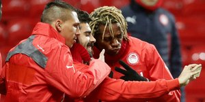 H «ερυθρόλευκη» selfie στο Ολντ Τράφορντ και το βίντεο του ταξιδιού με σκηνοθέτη