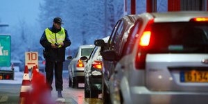Γαλλία και Γερμανία επιθυμούν να διατηρήσουν τους συνοριακούς ελέγχους / Φωτογραφία (AP Photo/Anja Niedringhaus)