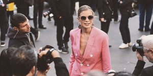 Μοντέλο με streetstyle /Φωτογραφία: Shutterstock