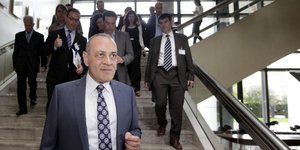 Ομαδικά πυρά από τα κόμματα για την άρνηση του ΣΕΒ να υπογράψει τη νέα ΕΣΣΕ