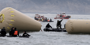 Σοκάρουν οι συνομιλίες του πληρώματος του Sewol με τις Αρχές: Το πλοίο έχει πάρε