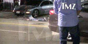 Μεθυσμένος βγάζει όπλο έξω από κλαμπ και ρίχνει νερκό νεαρό άνδρα [βίντεο]