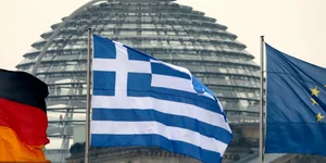 H γερμανική και ελληνική σημαία