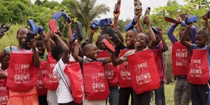 Κανένα παιδί χωρίς παπούτσια