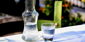 «θα καταστήσει τα εμφιαλωμένα παραδοσιακά ποτά μας μη ανταγωνιστικά» φωτογραφία: pixabay