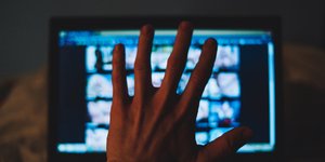 Οθόνη υπολογιστή/ Φωτογραφίες; Shutterstock