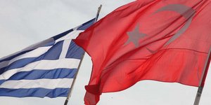 Οι σημαίες Ελλάδας και Τουρκίας-Φωτογραφία: Eurokinissi/Γιάννης Παναγόπουλος