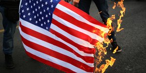 Πορεία του ΚΚΕ στην πρεσβεία των ΗΠΑ κατά τις επέμβασης στη Συρία -Φωτογραφία: Intimenews/ΚΑΠΑΝΤΑΗΣ ΔΗΜΗΤΡΗΣ 