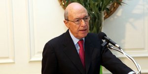 Ο Σημίτης «καρφώνει» την κυβέρνηση: Δεν μπορεί να γίνει πολιτική διαπραγμάτευση 