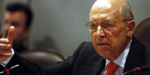 Αποζημίωση 25.000 ευρώ πήρε ο Σημίτης ως θύμα τρομοκρατίας